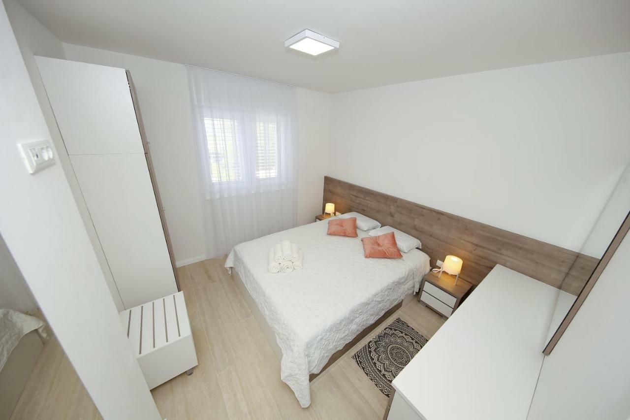 Valadar Apartments Привлака Екстер'єр фото
